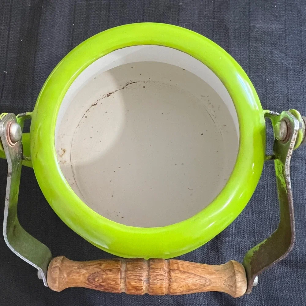 Vintage Lime Green Enamel Tea Kettle Retro Mid Century Wood‎ Handle Teapot 910
